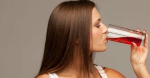 Bevande che abbassano i trigliceridi, scopriamo insieme l’acqua del benessere