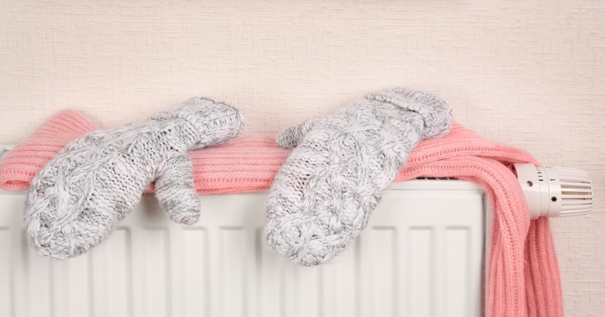 guanti sul termosifone