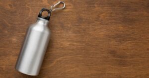 Come eliminare germi e cattivi odori dalle borracce: usa questi ingredienti