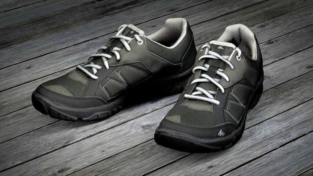 Scarpe sul pavimento