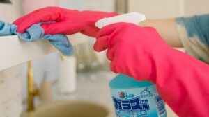 Pulire la cucina: gli errori più comuni da non fare