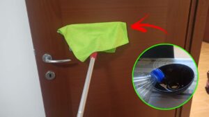 Come creare un detergente fai-da-te per pulire le porte in legno