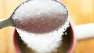 È il dolcificante più usato del momento. Tutto quello che dovresti sapere sull’Eritritolo