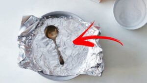 Come lucidare l’argento ossidato: il trucchetto del sale e dell’alluminio