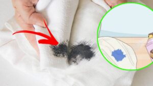 Il trucchetto efficiente per rimuovere le macchie di inchiostro dai tessuti