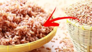 Riso rosso: l’alimento che contiene pochi grassi e aiuta il transito intestinale