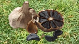 Aglio nero: cos’è e cosa accade a chi lo consuma