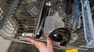 2 errori comuni quando si carica la lavastoviglie secondo gli esperti