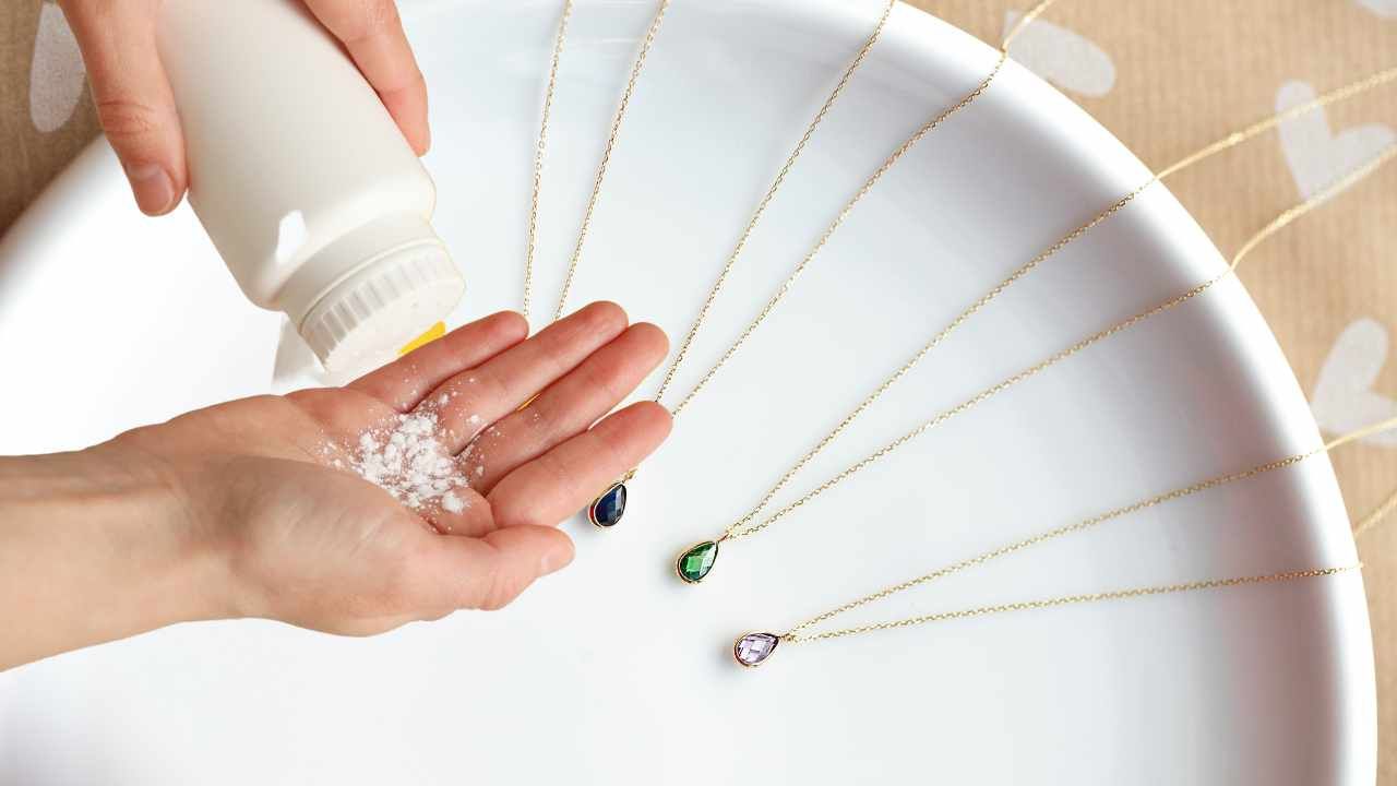 Districare nodi collana