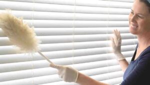 Pulisci le persiane in poco tempo con questo trucco