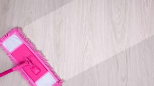 Pavimento opaco? Con questa soluzione economica tornerà a brillare