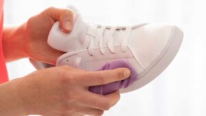 Come sbiancare le sneakers: torneranno pulitissime
