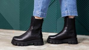 Come pulire le scarpe di pelle: torneranno lucidissime