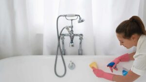 Calcare nella vasca da bagno? Il metodo definitivo per farla tornare come nuova