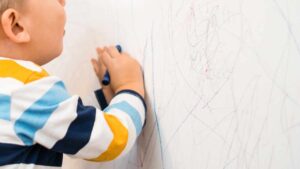 Come eliminare le scritte sul muro