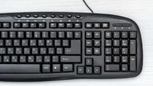 Tastiera del pc, tutti i passaggi per pulirla ed averla sempre impeccabile