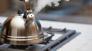 Pulire il bollitore come faceva la nonna: prova anche tu