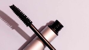Come pulire lo scovolino del mascara e come riutilizzarlo