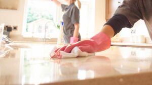 Rimedio definitivo per mantenere le superfici in marmo sempre lucide e impeccabili