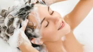 6 Shampoo fatti in casa per favorire la crescita dei capelli e prevenire la loro caduta