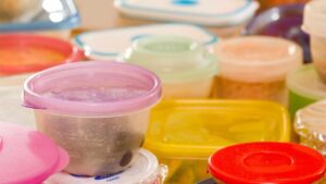 Cattivi odori nei barattoli e nei contenitori? Esiste un trucchetto per liberartene per sempre!