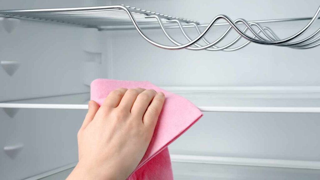 pulizia frigorifero