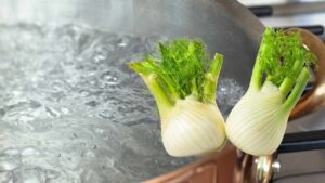Cosa succede al tuo corpo se bevi l’acqua di finocchio