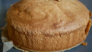 Bagna per Pan di Spagna per tutti i gusti: Benedetta Rossi ci risolve ogni problema