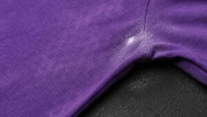 Ti è mai successo che il deodorante si sia indurito sotto le ascelle? Ti svelo un rimedio per risolvere il problema