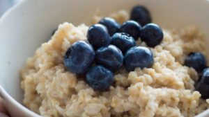 Quali ingredienti non dovresti aggiungere all’avena e perché