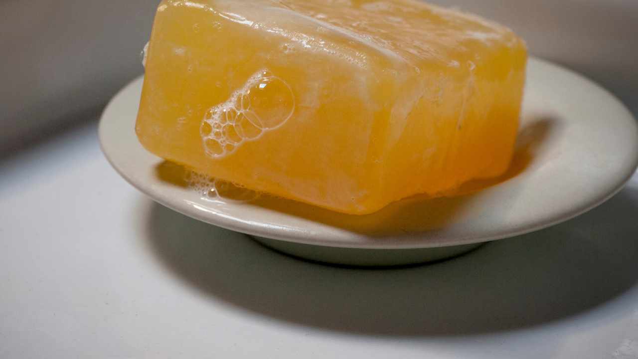 sapone giallo