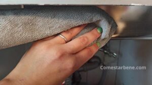 Quando apri il mobile sotto il lavello della cucina senti una puzza di muffa? Ti do qualche dritta per risolvere il problema