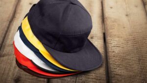 Macchie di sudore sui berretti: usa questo rimedio fatto in casa