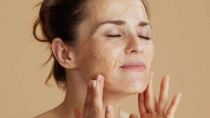 Che differenza c’è tra scrub e peeling?