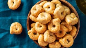 Hai mai provato a fare i tarallini invece di comprarli? Questa ricetta ti piacerà tantissimo