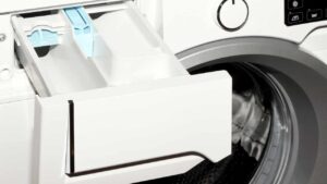 Come pulire il cassetto della lavatrice con un trucchetto geniale