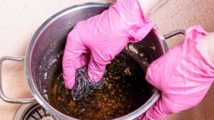 5 trucchi per pulire le pentole bruciate in pochissimo tempo