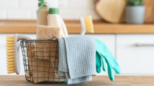 Stracci e spugnette per la pulizia: i segreti per pulirli e renderli come nuovi