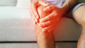 Dolore alle gambe: ecco perché è così frequente e come alleviarlo