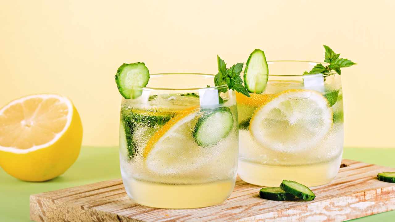 acqua benefica cetriolo e limone