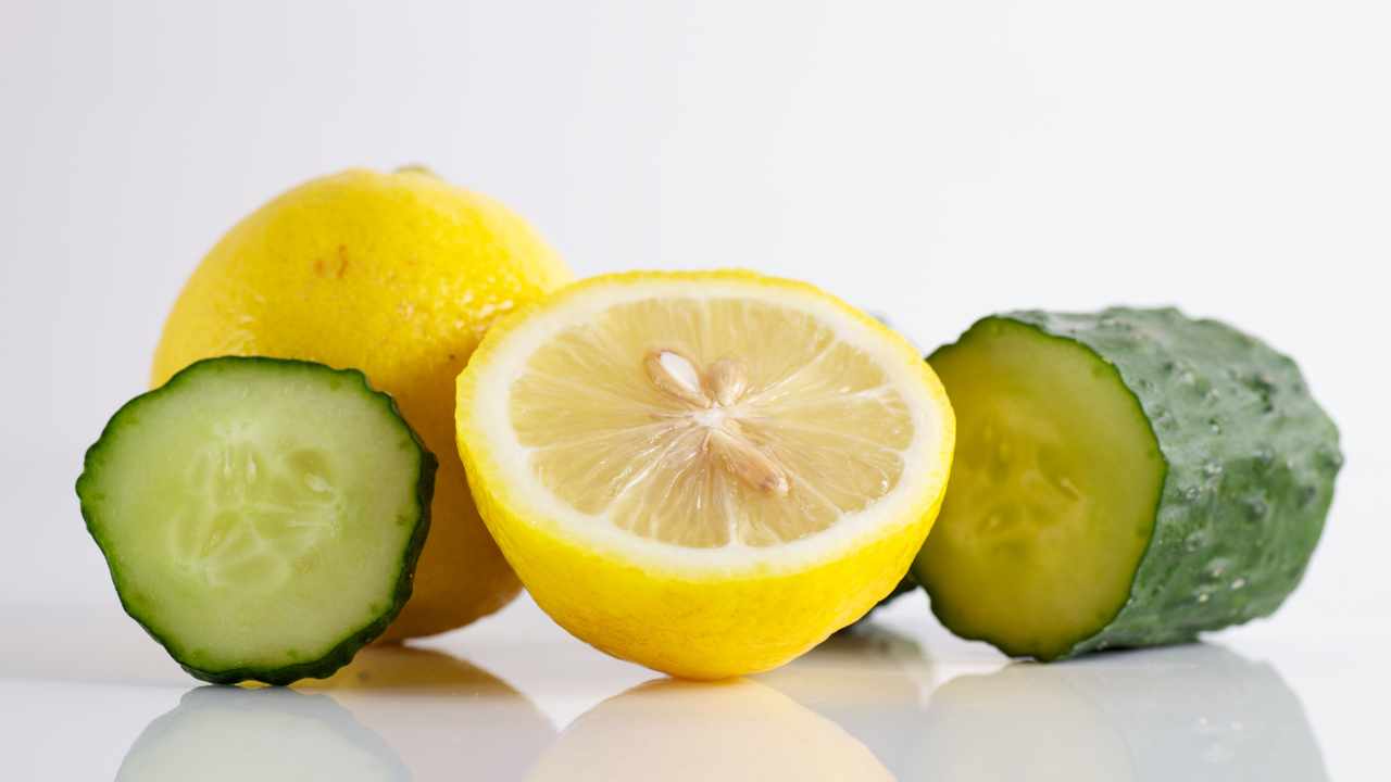 acqua benefica cetriolo e limone