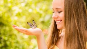 Cosa vuol dire quando una farfalla ti si posa addosso?
