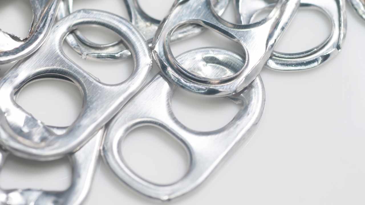 usi alternativi linguette delle lattine