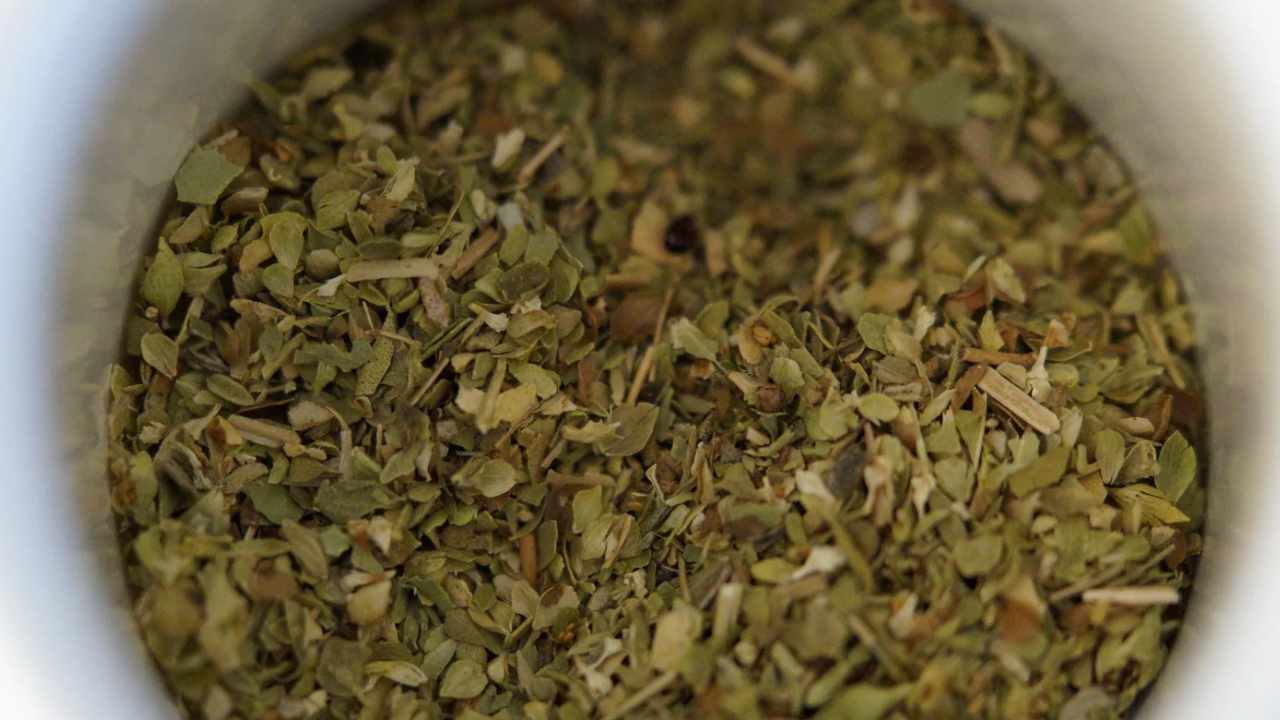 benefici tè origano