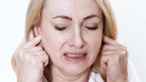 Otosclerosi: come riconoscere subito i sintomi iniziali