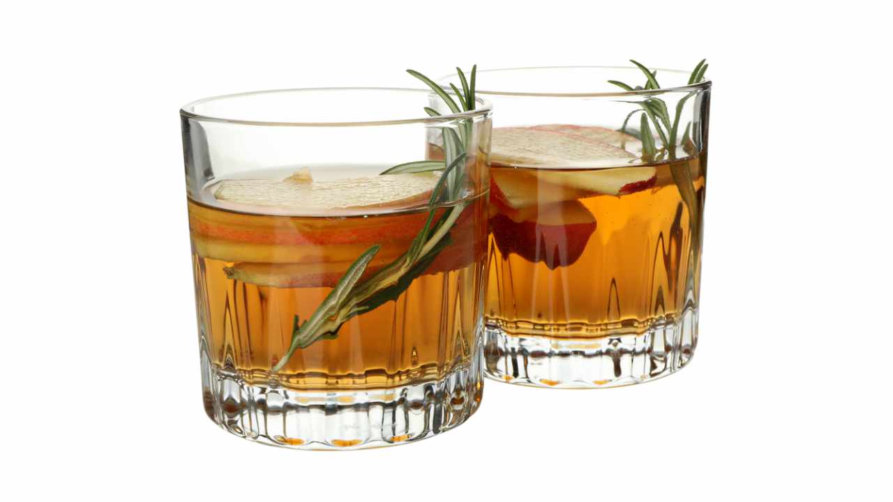 benefici mela e rosmarino