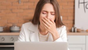 Ti svegli sempre stanca? Sono queste le 3 cose che ti mancano