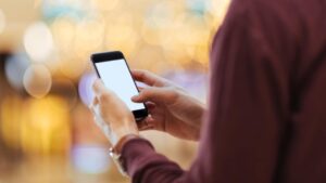 Sei una di quelle persone che si comporta così sui social? Ecco cosa pensa la psicologia