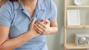 Arresto cardiaco: i sintomi che colpiscono solo le donne e che devi conoscere