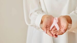 Sintomi del cancro ovarico che devi conoscere: ecco quali possono essere